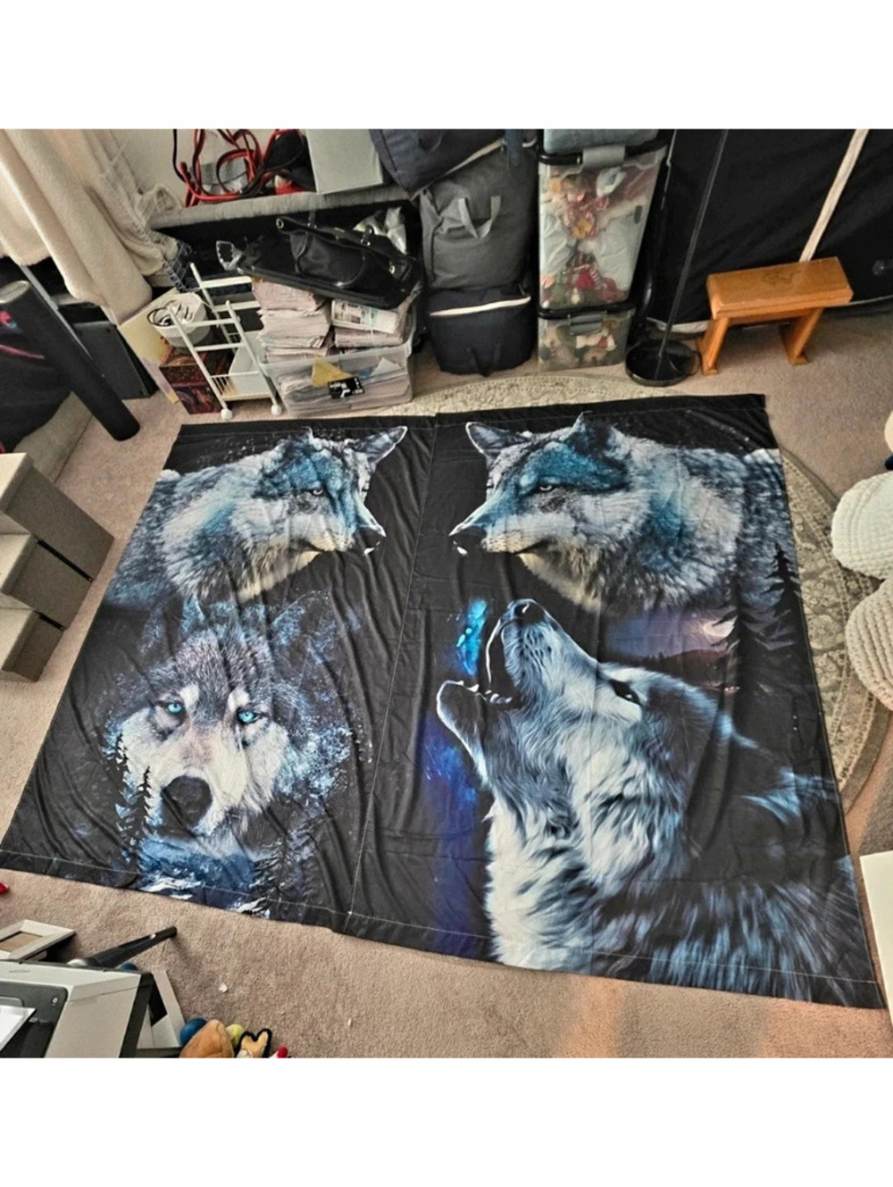 Large Polyester Sofa Throw Blanket with Wolf Design